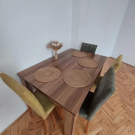 просторные в Sisli 3 комнаты Apartment
