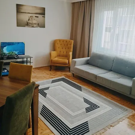 просторные в Sisli 3 комнаты Apartment *